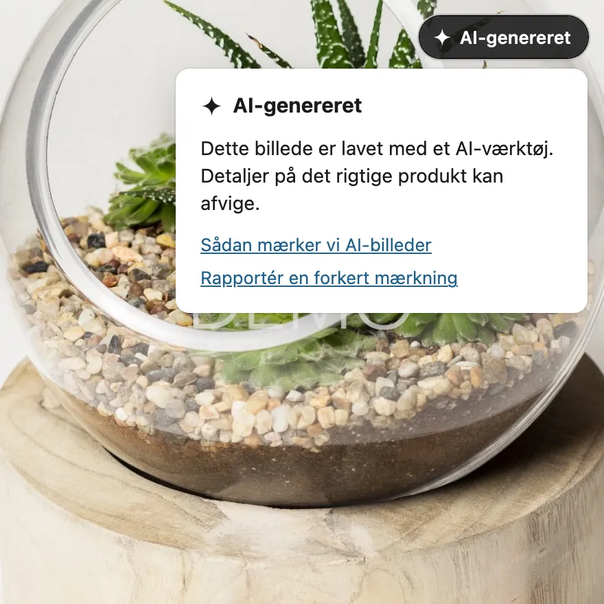 En produktside for et glasterrarium. En mørk »AI-genereret«-mærkning sidder i øverste højre hjørne af fotoet, med forklaringen åben nedenunder.